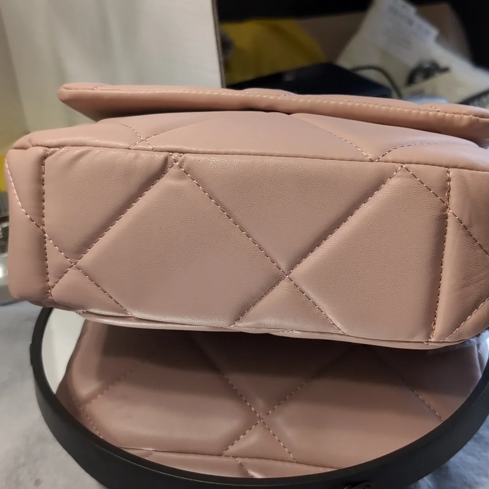 Gilda Paris G Logo Pink Quilted Women's Crossbody